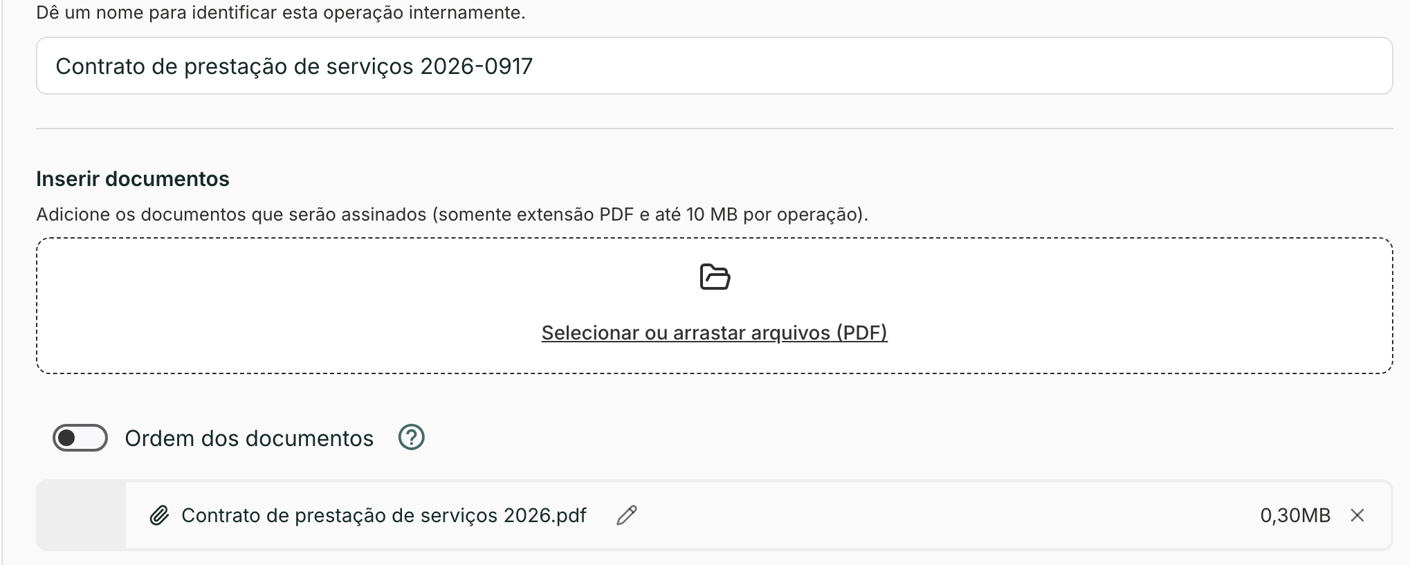 O nome é interno, para você achar a operação depois. O arquivo aparece listado com o tamanho.